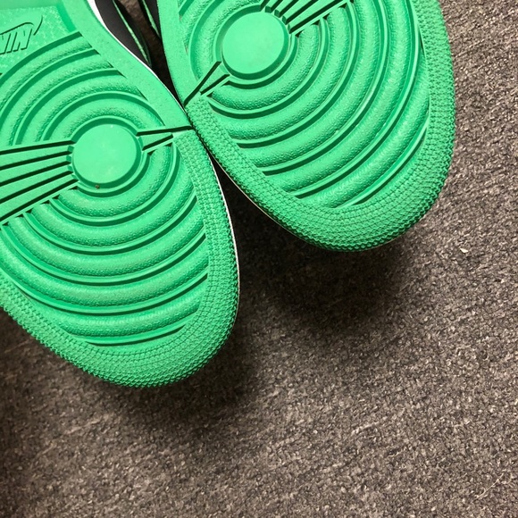 Air Jordan 1 Retro High OG ‘Pine Green 2.0’ - Picture 5 of 6